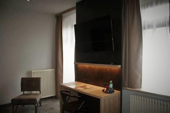 Alexxanders Hotel & Boardinghouse, Restaurant 켐니츠 외부 사진
